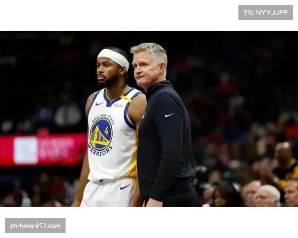 科尔赛后与球迷互动引热议,球衣话题成场边焦点